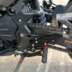 川崎車種に対応した、サーキット用と日常通勤用の両方に適したカスタムパーツ